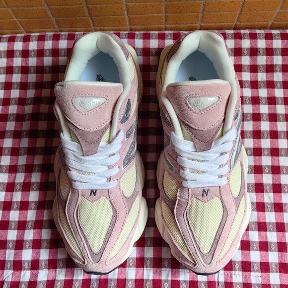 New Balance 9060 Rose Pink ๐ธ๐ (Women Size)๐ธ๐ - Picture 2 of 6